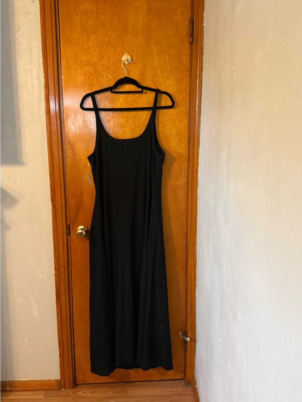 Old Navy Black Ribbed Scoop-Neck Maxi Dress - Picture 2 of 4